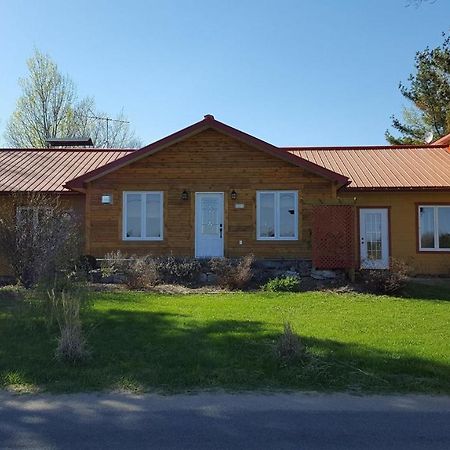 Auberge Ma Maison Sainte-Melanie Exterior foto